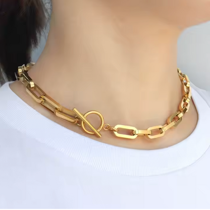 Elegant 18k Gold Paperclip Necklace™